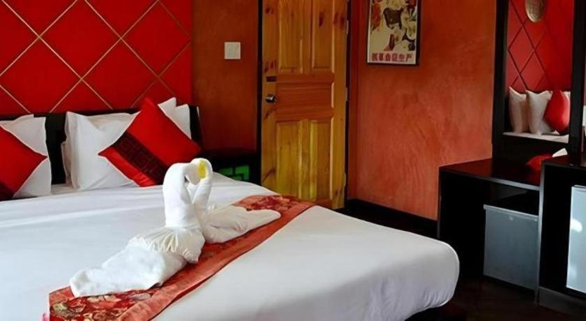 Tanisa Resort Chumphon Exterior photo
