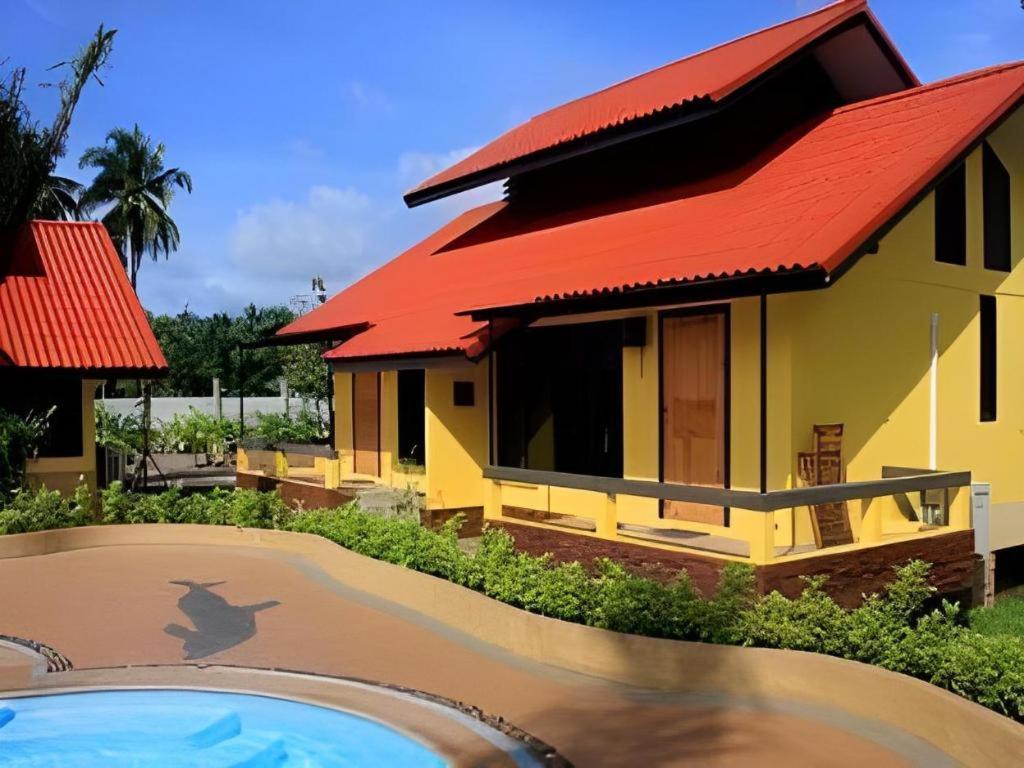 Tanisa Resort Chumphon Exterior photo