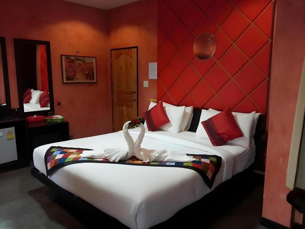 Tanisa Resort Chumphon Exterior photo