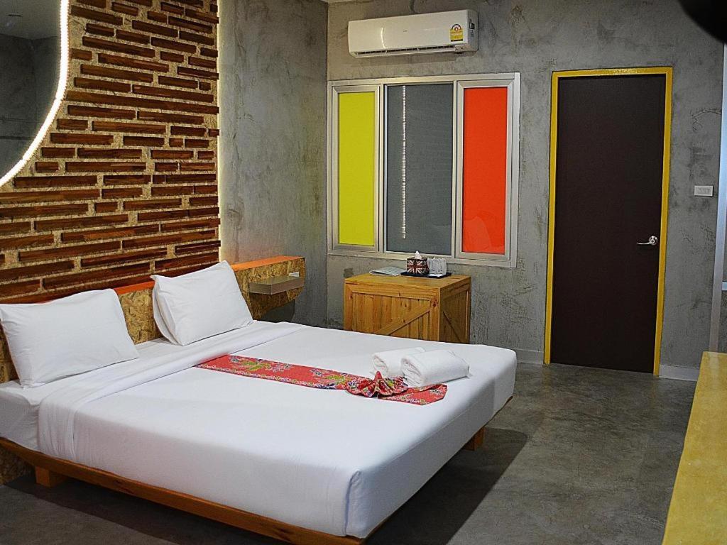 Tanisa Resort Chumphon Exterior photo
